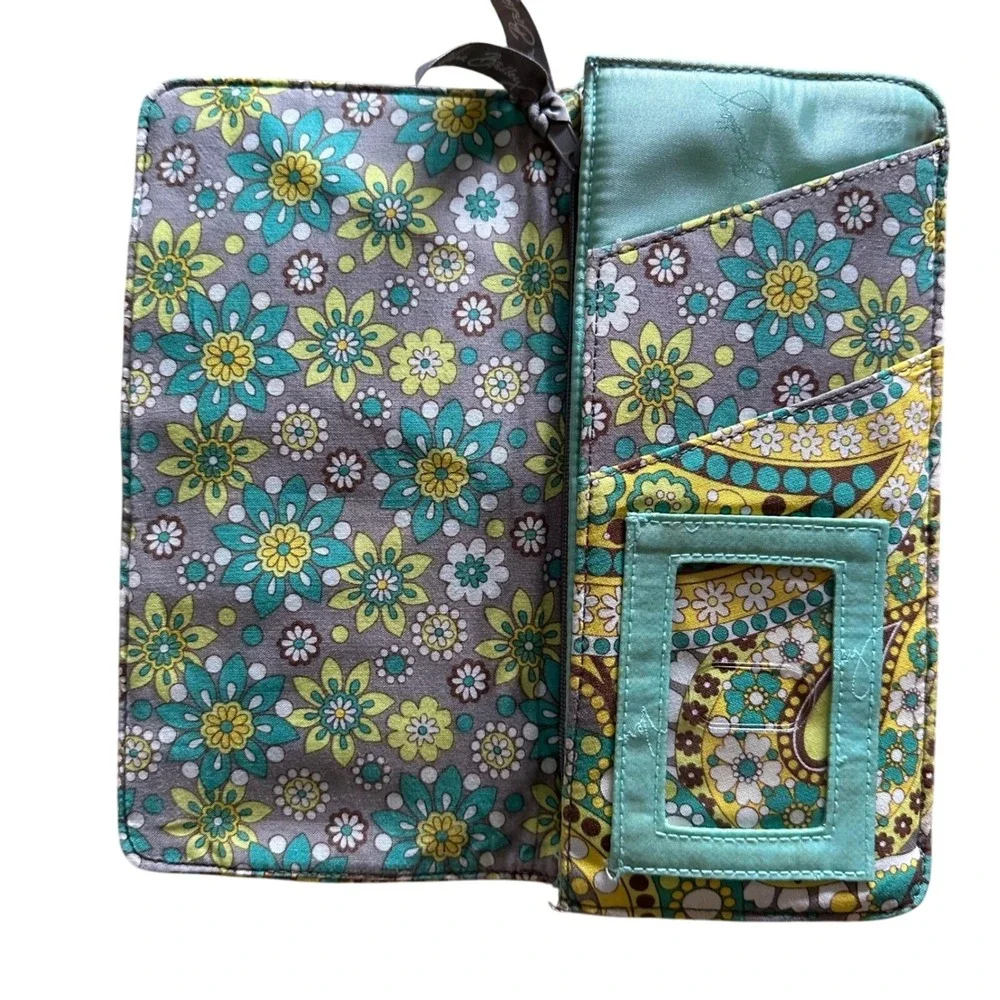 Vera Bradley‎ Paisley Garden passport Clutch Credit Card Organizer magnetic